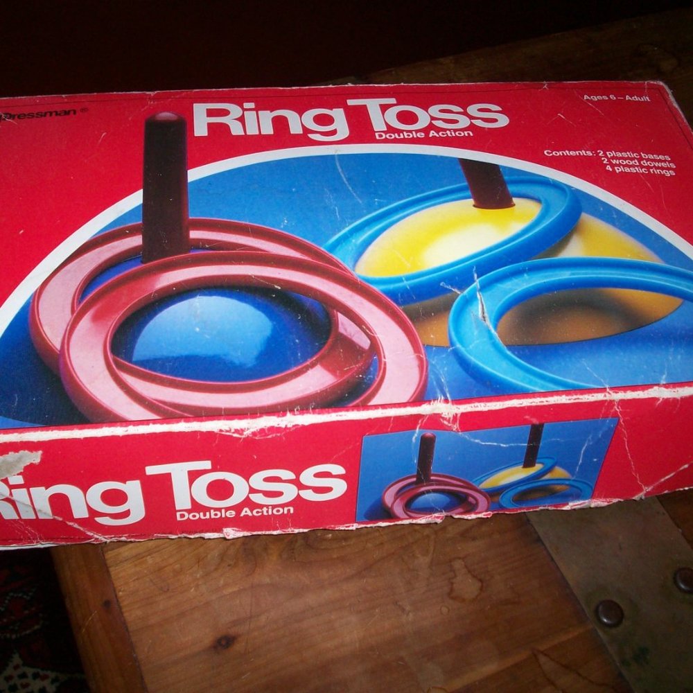 Ring Toss Game Vintage Pressman Toy Corp Outdoor Game Plastic Red Blue Nice Box - Picture 2 of 5